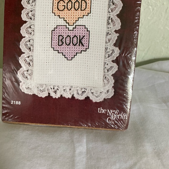 Vintage Cross Stitch Kit  BOOKMARK  "I Love A Good Book" Berlin Co. - Picture 4 of 6